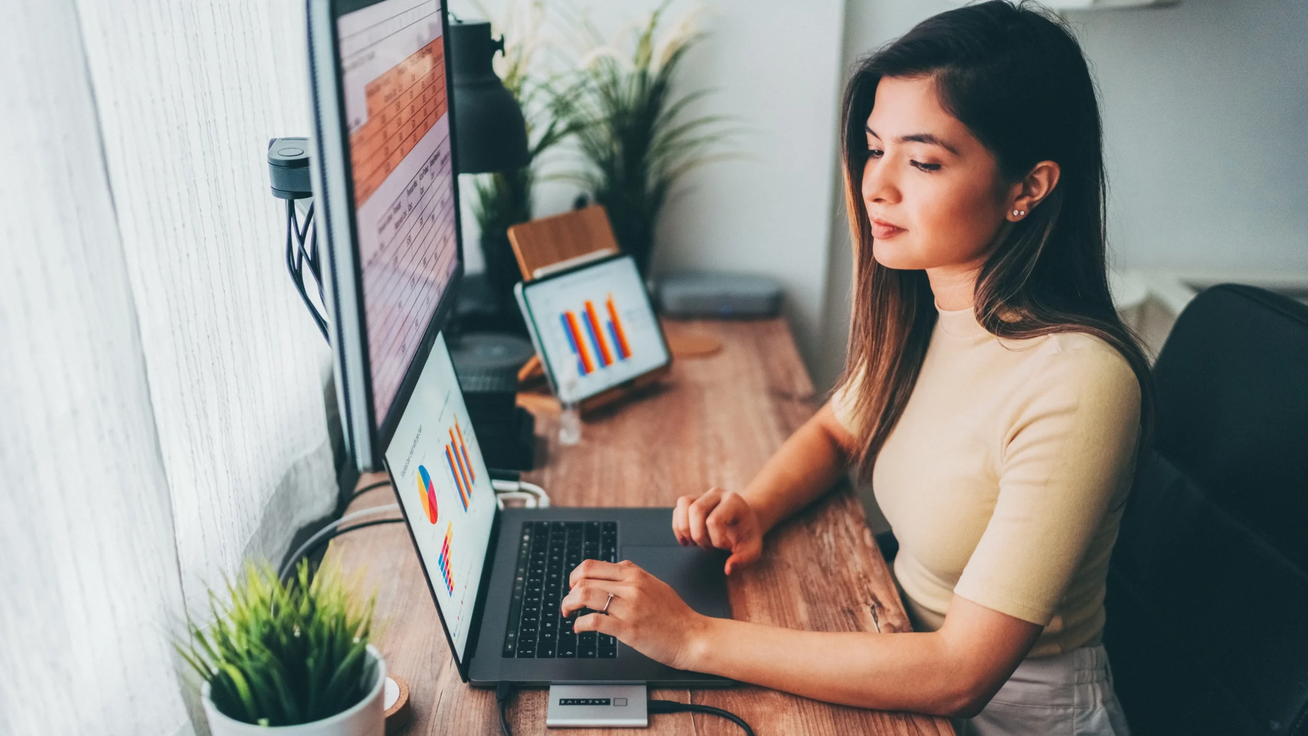 Freelance marketplace decline pushing businesses toward dedicated virtual assistants